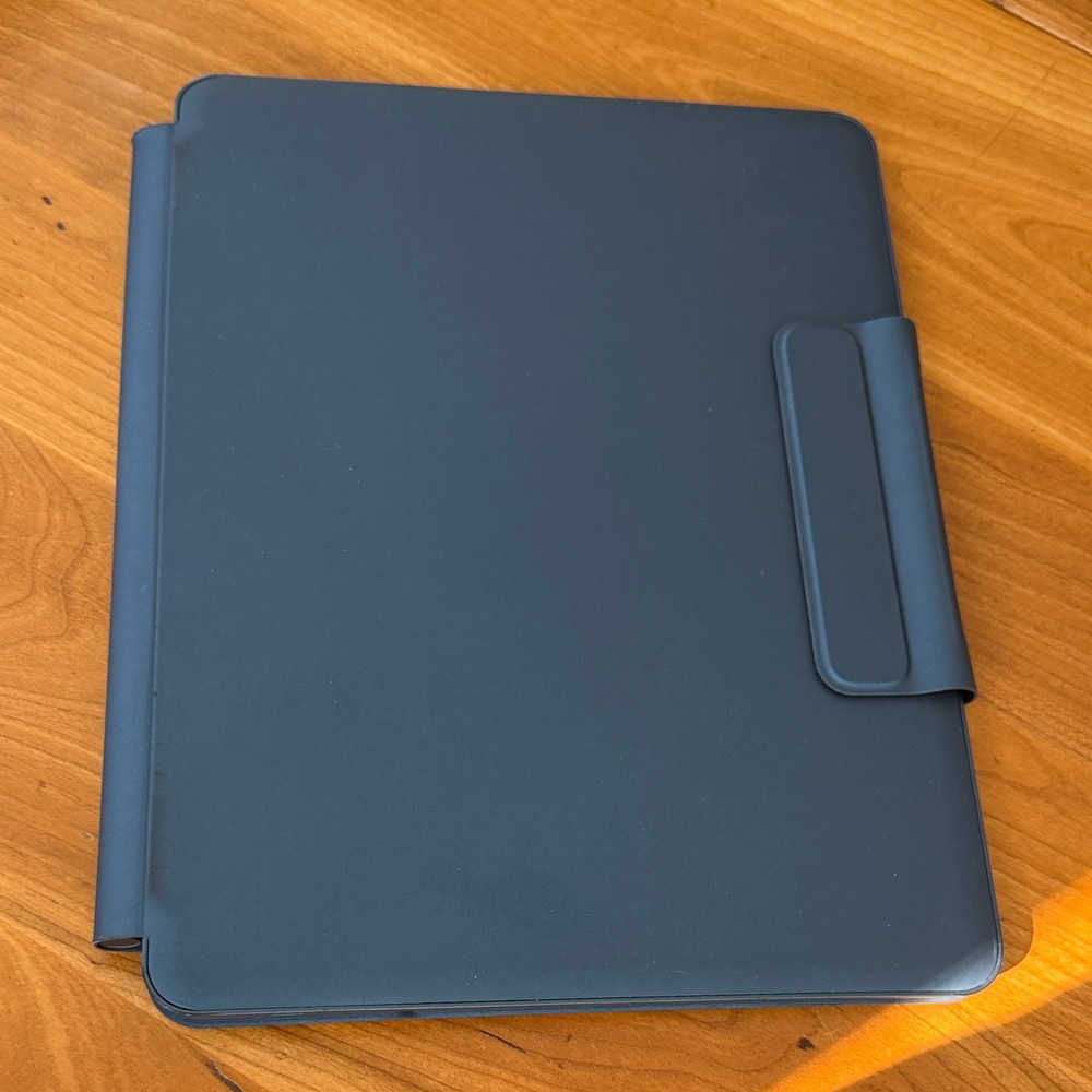 Typecase Edge Keyboard Case - Picture 6 of 9